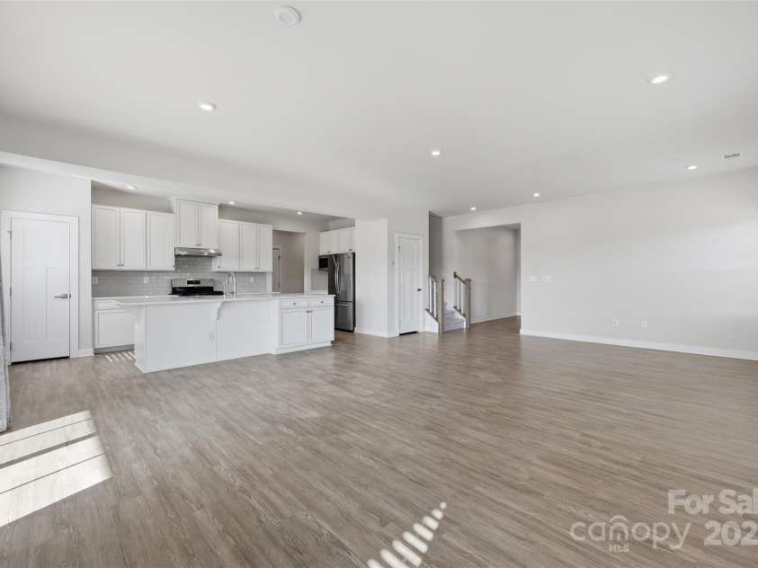 4711 Green Mountain Drive, Charlotte, NC 28215.  MLS# CAR4327501, YatesRealty ID 4039. 