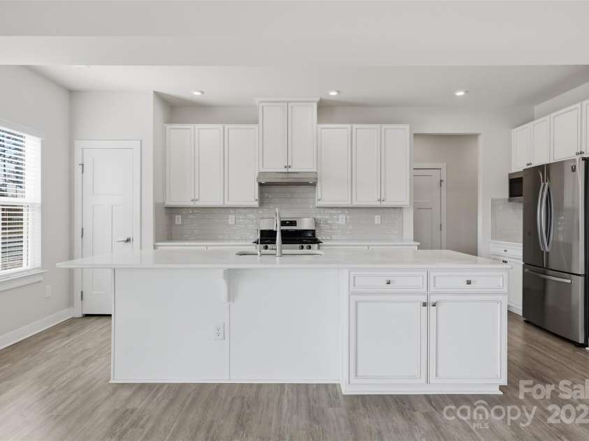 4711 Green Mountain Drive, Charlotte, NC 28215.  MLS# CAR4327501, YatesRealty ID 4039. 