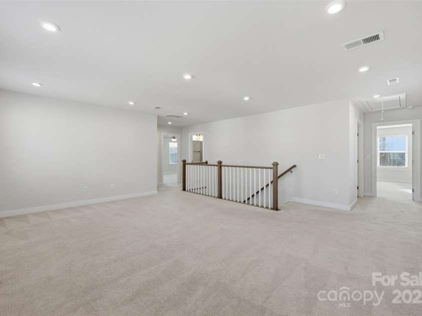 4711 Green Mountain Drive, Charlotte, NC 28215.  MLS# CAR4327501, YatesRealty ID 4039. 