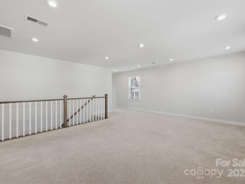 4711 Green Mountain Drive, Charlotte, NC 28215.  MLS# CAR4327501, YatesRealty ID 4039. 