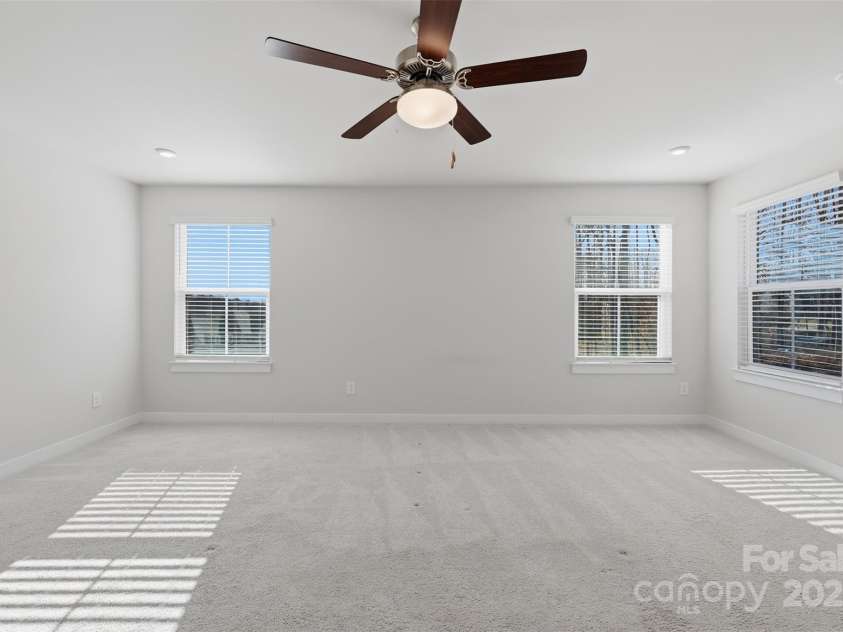 4711 Green Mountain Drive, Charlotte, NC 28215.  MLS# CAR4327501, YatesRealty ID 4039. 