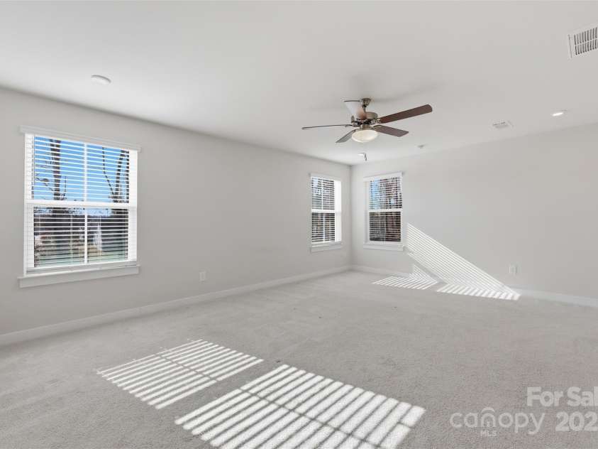 4711 Green Mountain Drive, Charlotte, NC 28215.  MLS# CAR4327501, YatesRealty ID 4039. 