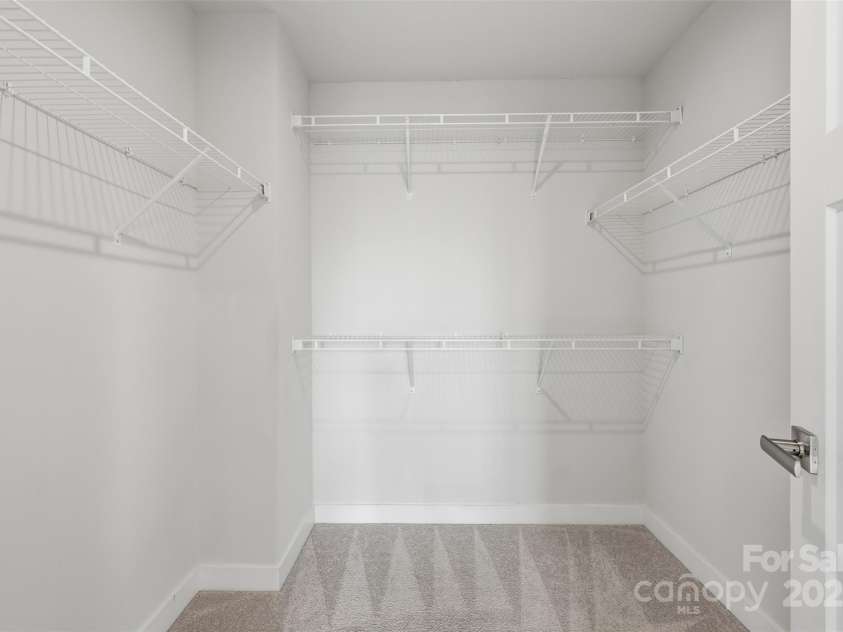 4711 Green Mountain Drive, Charlotte, NC 28215.  MLS# CAR4327501, YatesRealty ID 4039. 