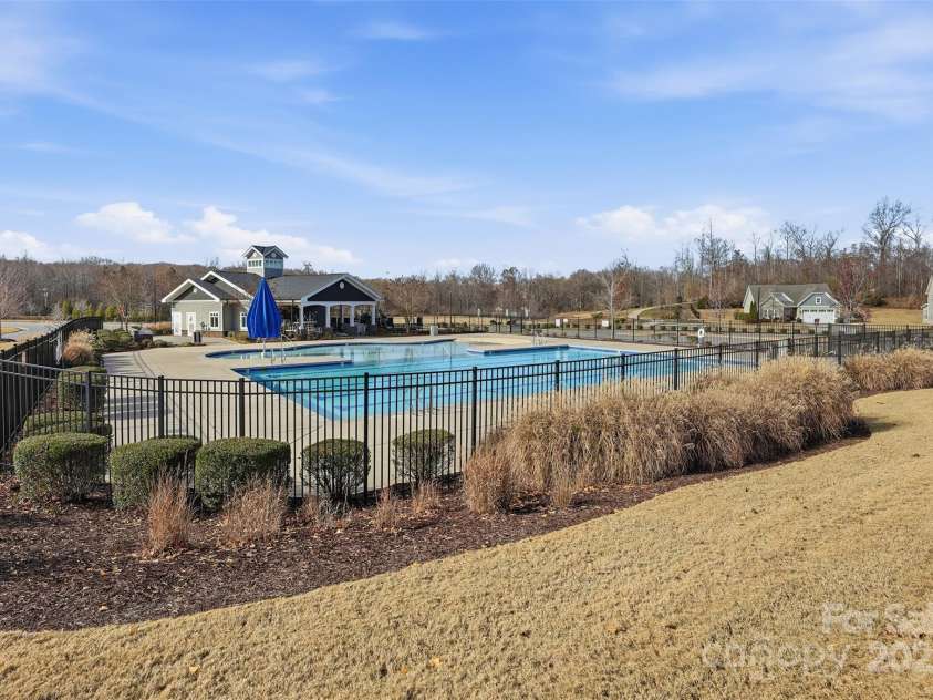 4711 Green Mountain Drive, Charlotte, NC 28215.  MLS# CAR4327501, YatesRealty ID 4039. 