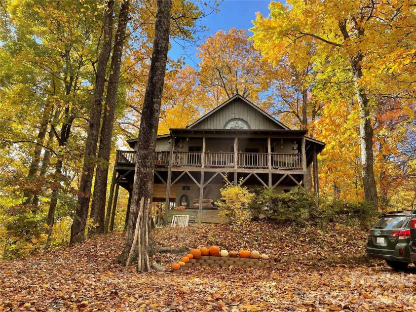 520 Patricia Road, Black Mountain, NC 28711.  MLS# CAR4389417, YatesRealty ID 40391. 