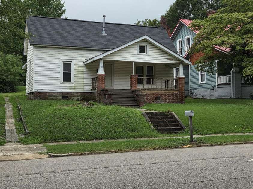 421 N Salisbury Avenue, Spencer, NC 28159.  MLS# CAR4408763, YatesRealty ID 40392. 
