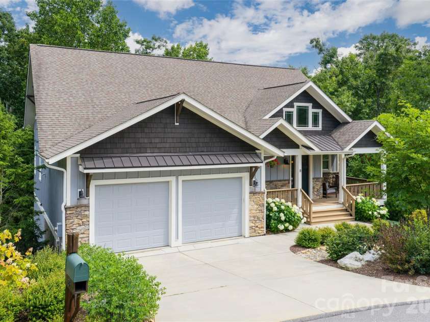 8 Sugarland Ridge Road, Fairview, NC 28730.  MLS# CAR4396136, YatesRealty ID 40393. 