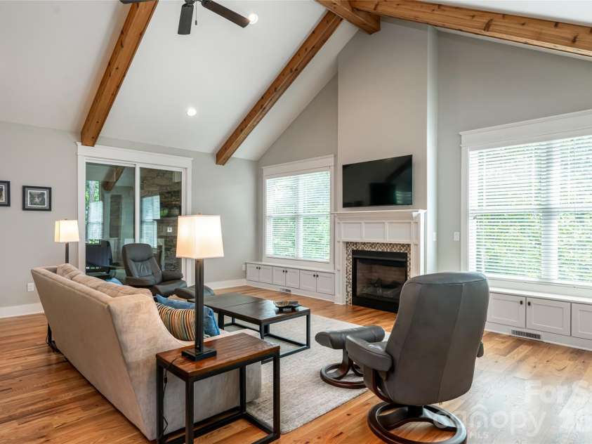 8 Sugarland Ridge Road, Fairview, NC 28730.  MLS# CAR4396136, YatesRealty ID 40393. 