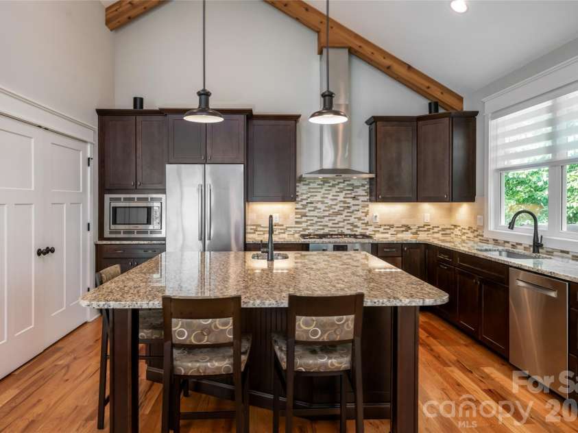8 Sugarland Ridge Road, Fairview, NC 28730.  MLS# CAR4396136, YatesRealty ID 40393. 