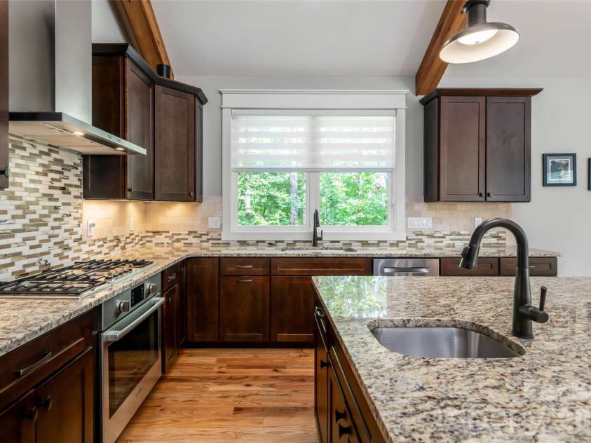 8 Sugarland Ridge Road, Fairview, NC 28730.  MLS# CAR4396136, YatesRealty ID 40393. 
