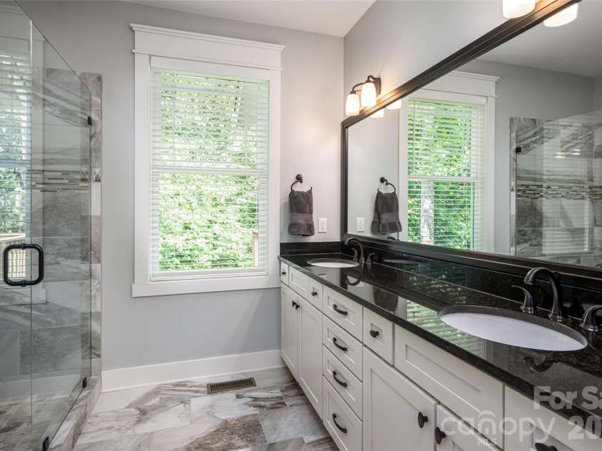 8 Sugarland Ridge Road, Fairview, NC 28730.  MLS# CAR4396136, YatesRealty ID 40393. Primary Bath