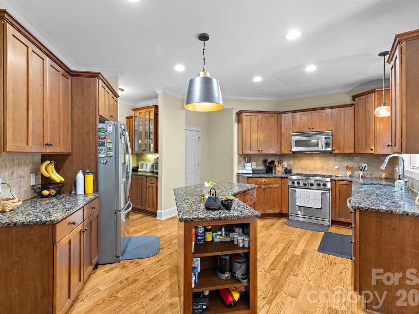 5141 Berkeley Park Court, Charlotte, NC 28277.  MLS# CAR4396509, YatesRealty ID 40394. 