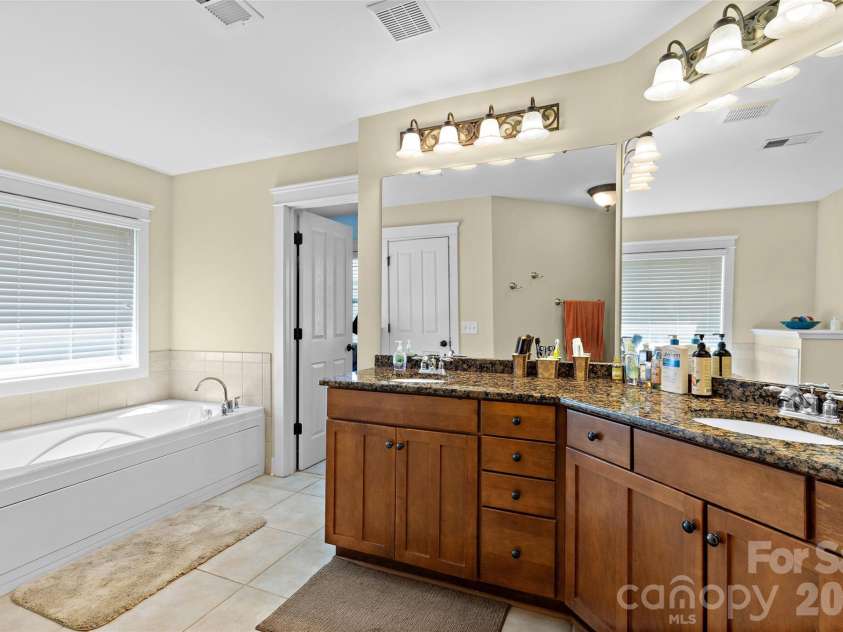 5141 Berkeley Park Court, Charlotte, NC 28277.  MLS# CAR4396509, YatesRealty ID 40394. 