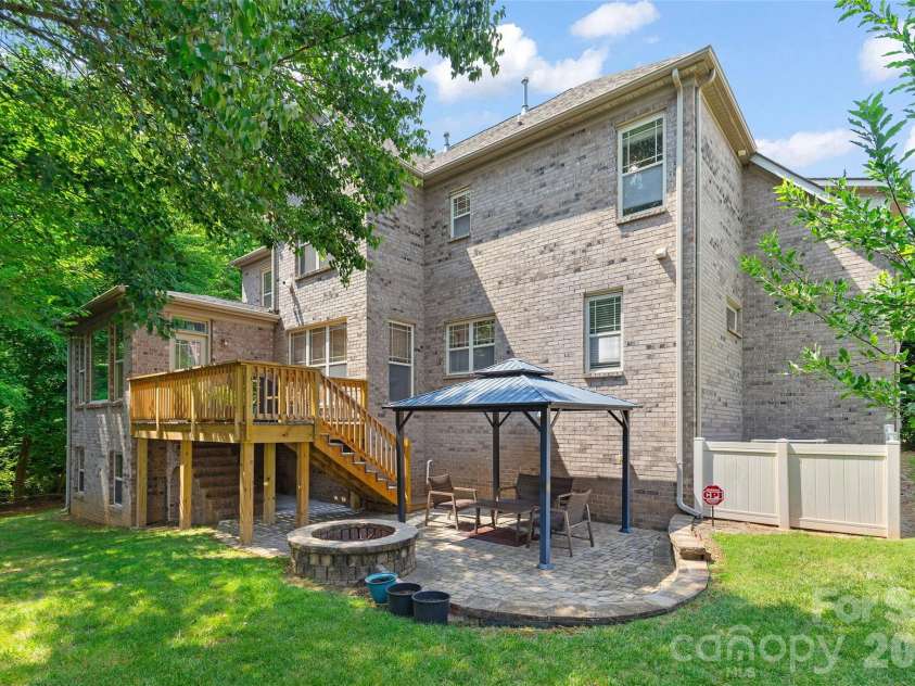 5141 Berkeley Park Court, Charlotte, NC 28277.  MLS# CAR4396509, YatesRealty ID 40394. 
