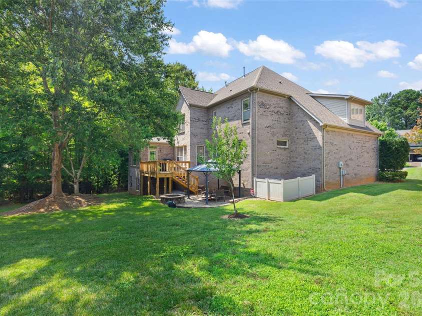 5141 Berkeley Park Court, Charlotte, NC 28277.  MLS# CAR4396509, YatesRealty ID 40394. 