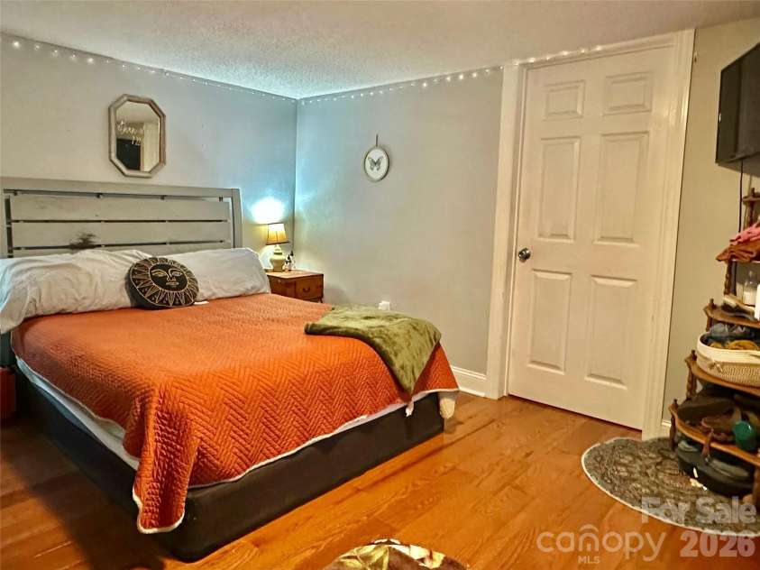 393 Mountain View Drive, Morganton, NC 28655.  MLS# CAR4408031, YatesRealty ID 40396. 