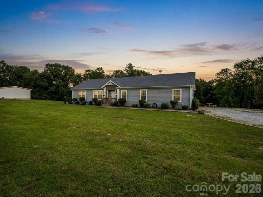 213 Big Oak Road, Hendersonville, NC 28792.  MLS# CAR4379139, YatesRealty ID 40398. 