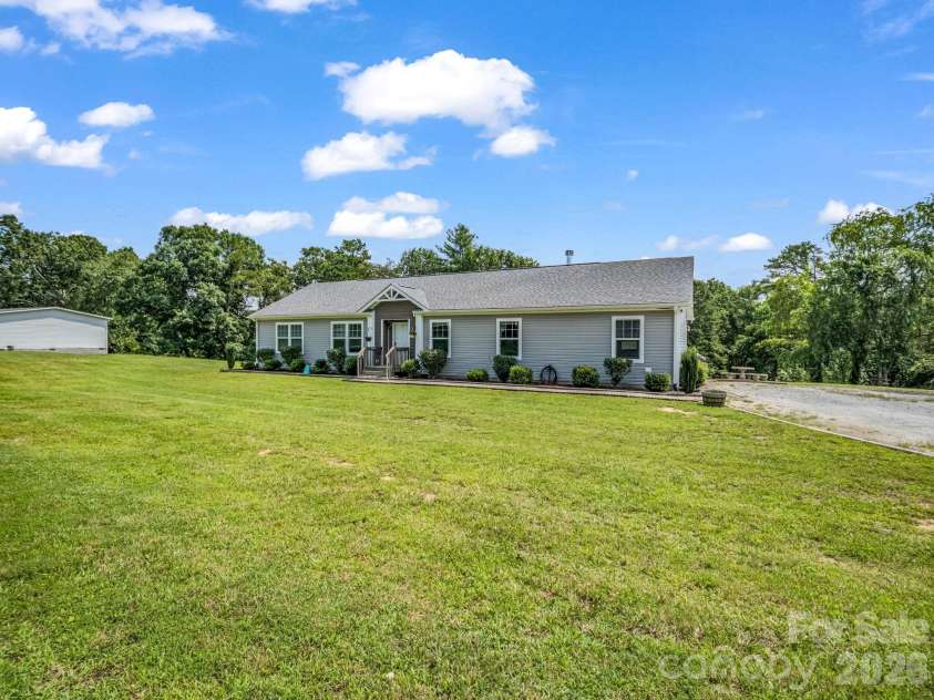 213 Big Oak Road, Hendersonville, NC 28792.  MLS# CAR4379139, YatesRealty ID 40398. 