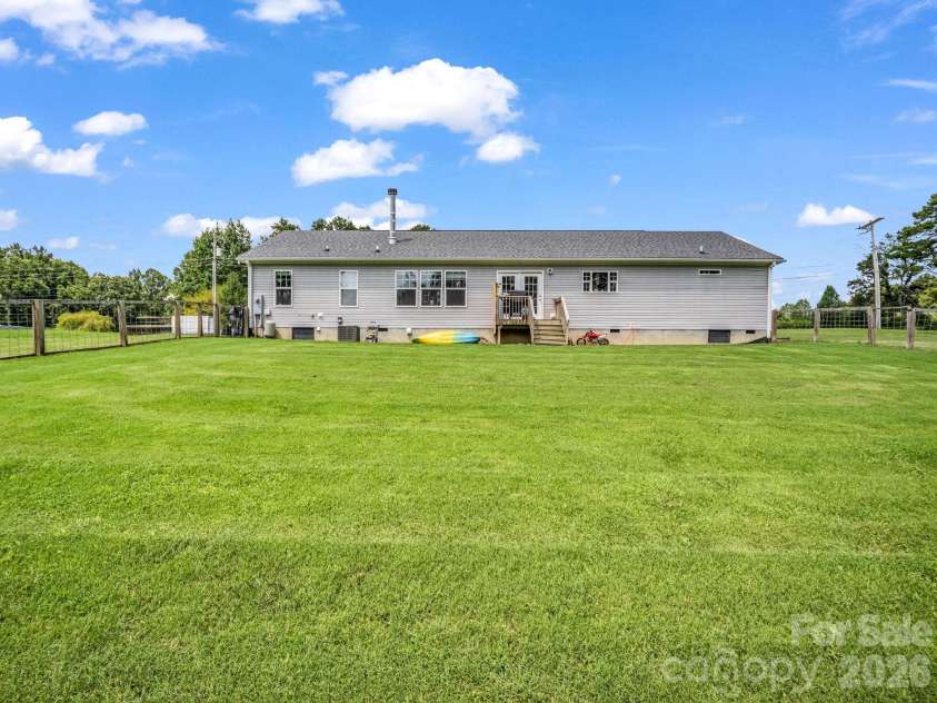 213 Big Oak Road, Hendersonville, NC 28792.  MLS# CAR4379139, YatesRealty ID 40398. 