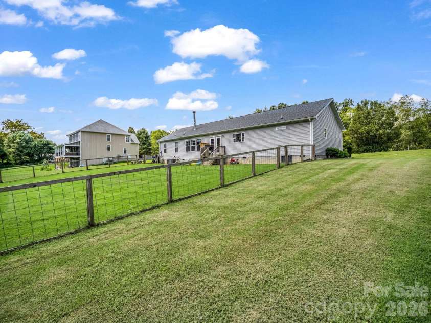 213 Big Oak Road, Hendersonville, NC 28792.  MLS# CAR4379139, YatesRealty ID 40398. 