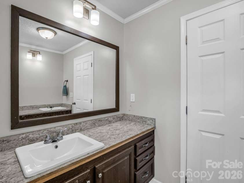 213 Big Oak Road, Hendersonville, NC 28792.  MLS# CAR4379139, YatesRealty ID 40398. 