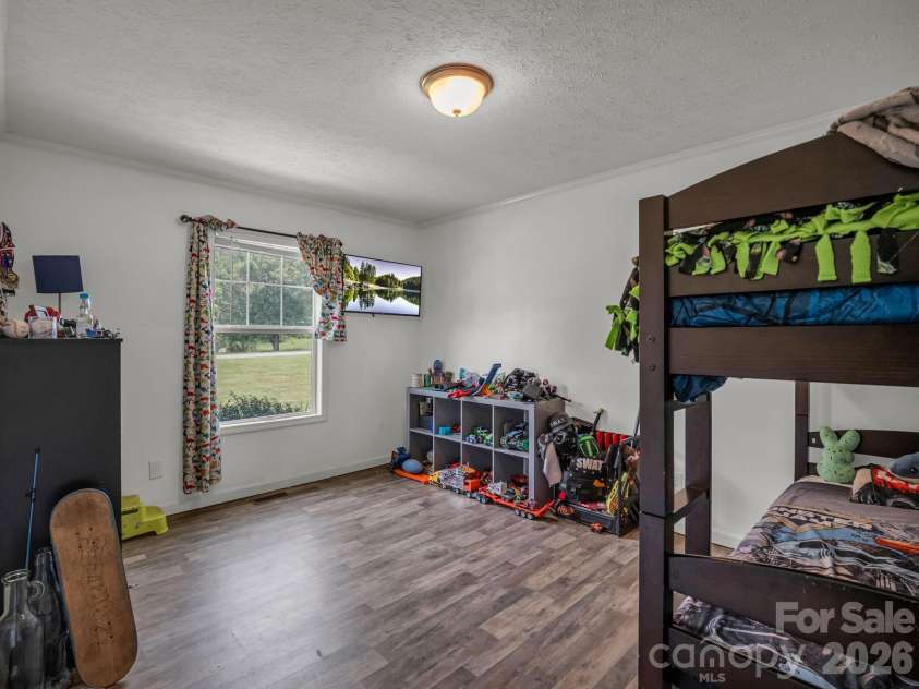 213 Big Oak Road, Hendersonville, NC 28792.  MLS# CAR4379139, YatesRealty ID 40398. 