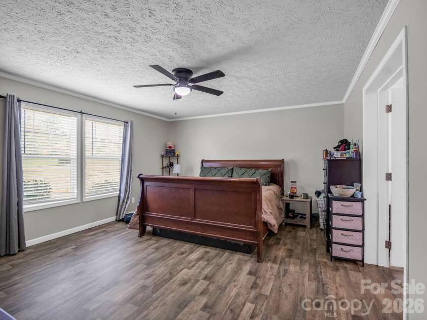 213 Big Oak Road, Hendersonville, NC 28792.  MLS# CAR4379139, YatesRealty ID 40398. 