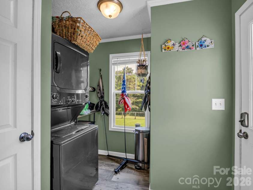 213 Big Oak Road, Hendersonville, NC 28792.  MLS# CAR4379139, YatesRealty ID 40398. 