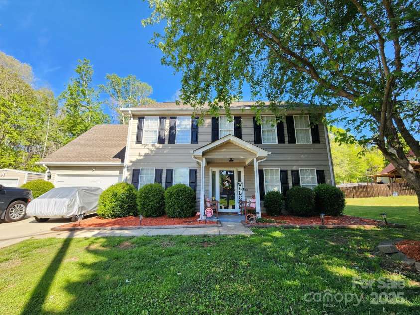 400 Antlers Court, Gastonia, NC 28052.  MLS# CAR4251396, YatesRealty ID 404. 