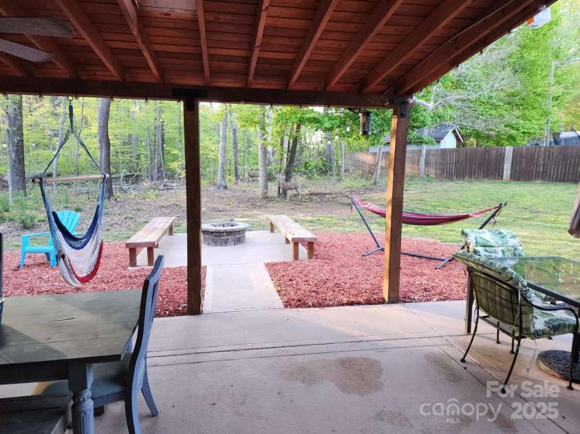 400 Antlers Court, Gastonia, NC 28052.  MLS# CAR4251396, YatesRealty ID 404. 