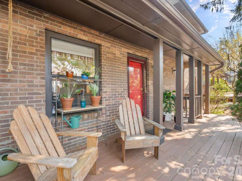 16 Spears Avenue, Asheville, NC 28801.  MLS# CAR4344321, YatesRealty ID 4040. Exterior Maintenance Included