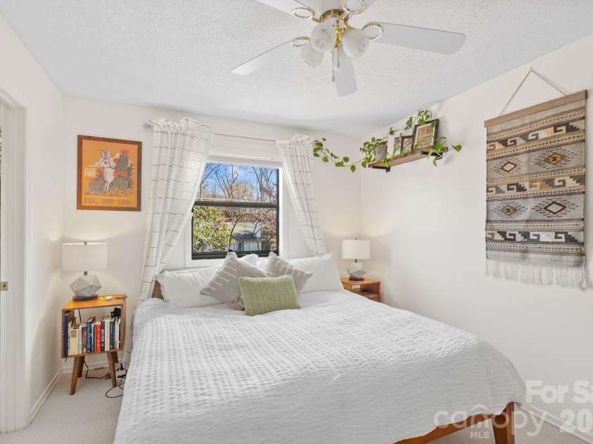 16 Spears Avenue, Asheville, NC 28801.  MLS# CAR4344321, YatesRealty ID 4040. Gets Great Light