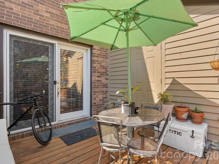 16 Spears Avenue, Asheville, NC 28801.  MLS# CAR4344321, YatesRealty ID 4040. Right off Living Room