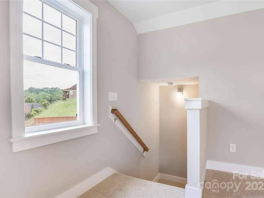 48 Creekside View Drive, Asheville, NC 28804.  MLS# CAR4046496, YatesRealty ID 4040. 3rd bedroom 