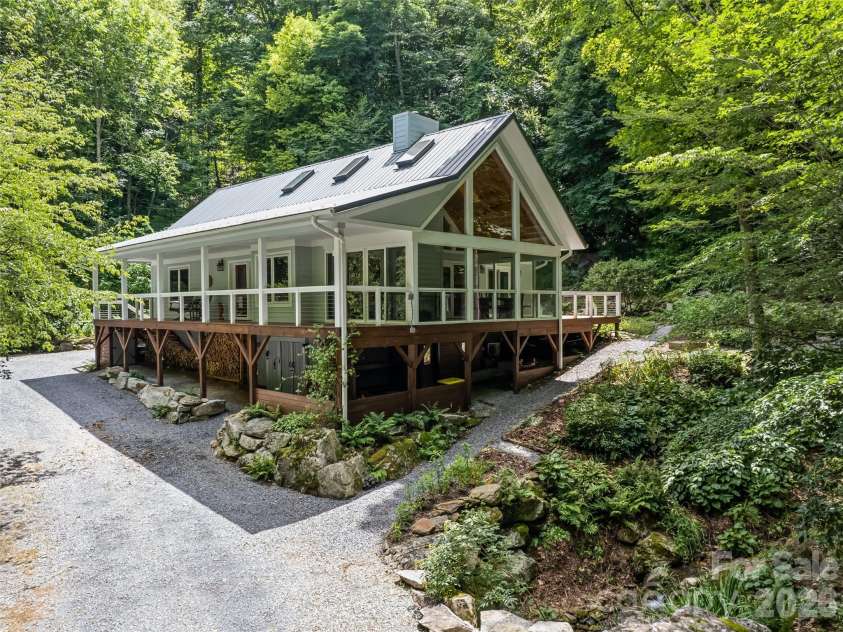 283 The High Road, Waynesville, NC 28786.  MLS# CAR4408195, YatesRealty ID 40400. 