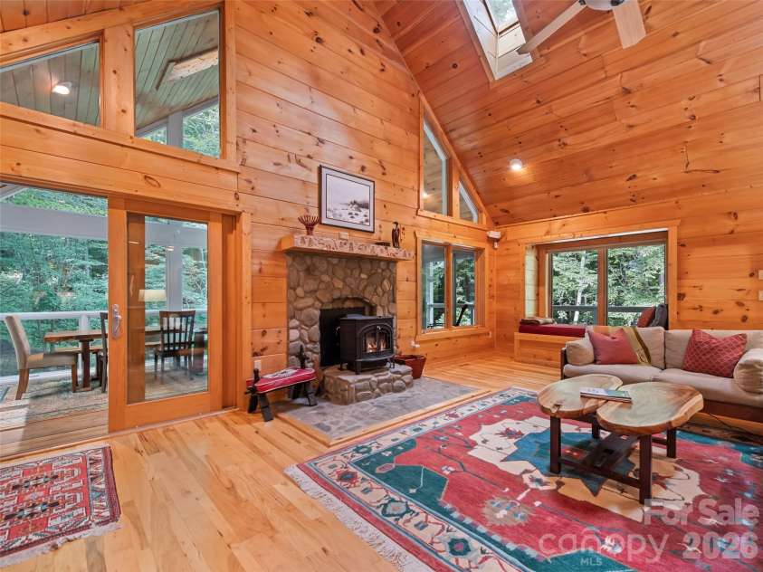 283 The High Road, Waynesville, NC 28786.  MLS# CAR4408195, YatesRealty ID 40400. 