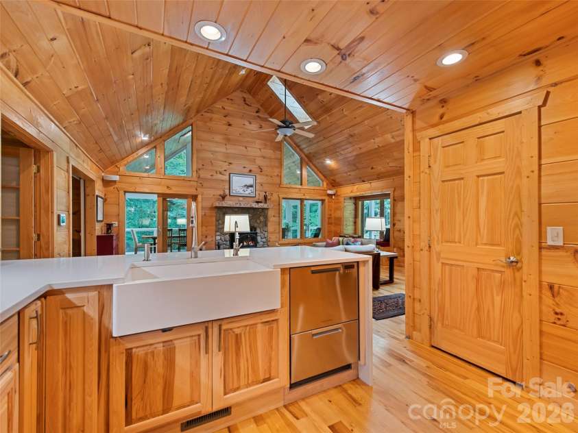 283 The High Road, Waynesville, NC 28786.  MLS# CAR4408195, YatesRealty ID 40400. 