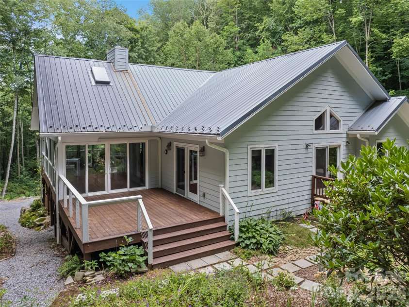 283 The High Road, Waynesville, NC 28786.  MLS# CAR4408195, YatesRealty ID 40400. 