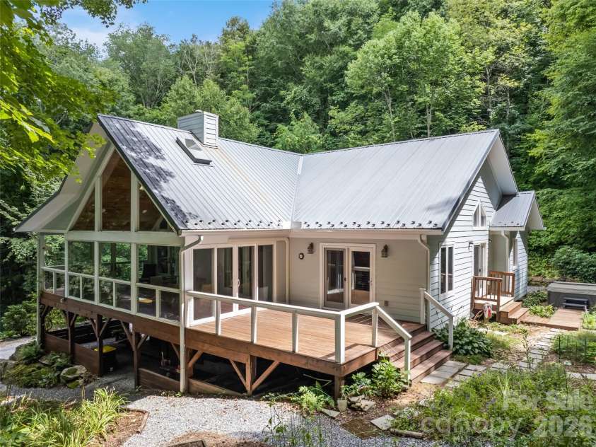 283 The High Road, Waynesville, NC 28786.  MLS# CAR4408195, YatesRealty ID 40400. 