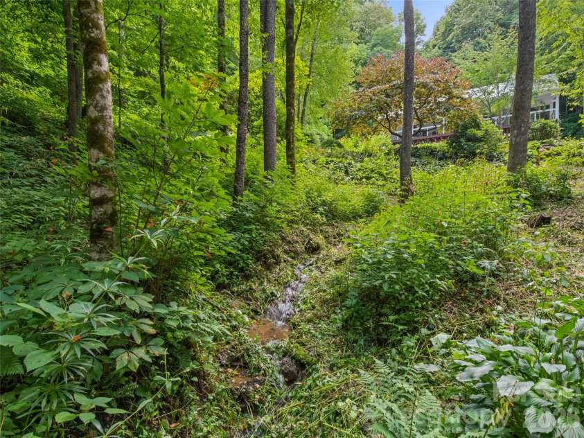 283 The High Road, Waynesville, NC 28786.  MLS# CAR4408195, YatesRealty ID 40400. 