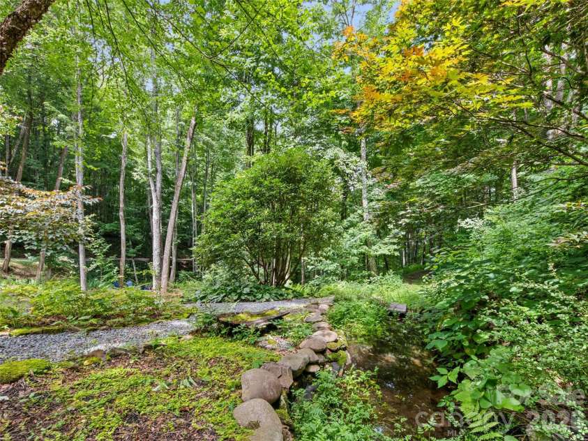 283 The High Road, Waynesville, NC 28786.  MLS# CAR4408195, YatesRealty ID 40400. 