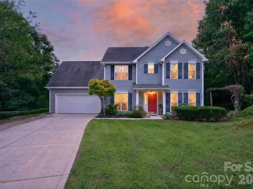 9200 High Rock Drive, Waxhaw, NC 28173.  MLS# CAR4408610, YatesRealty ID 40401. 