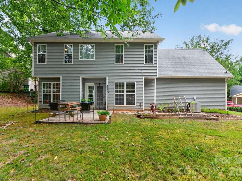 9200 High Rock Drive, Waxhaw, NC 28173.  MLS# CAR4408610, YatesRealty ID 40401. 