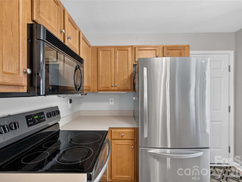 9200 High Rock Drive, Waxhaw, NC 28173.  MLS# CAR4408610, YatesRealty ID 40401. 