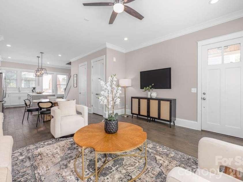 2728 Kilgo Way, Charlotte, NC 28205.  MLS# CAR4407297, YatesRealty ID 40402. 