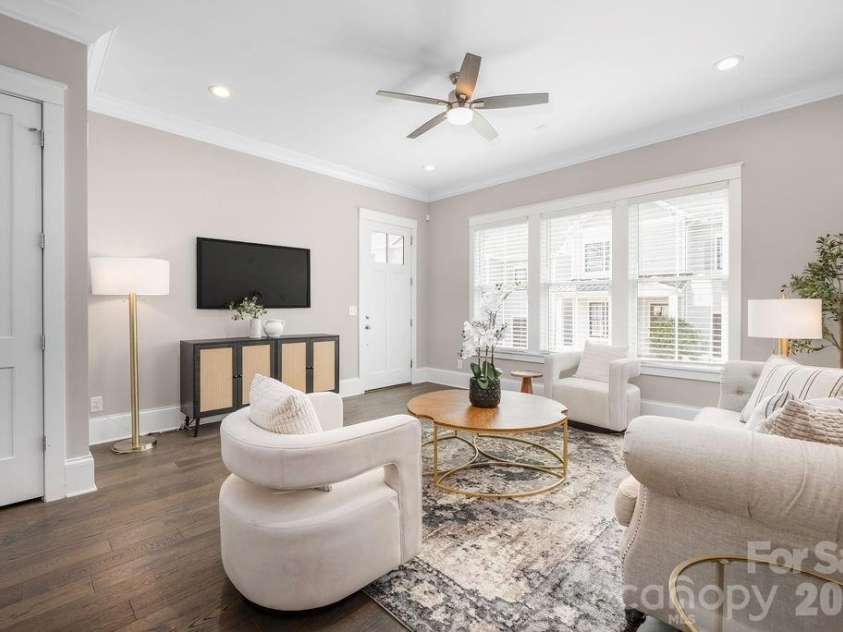 2728 Kilgo Way, Charlotte, NC 28205.  MLS# CAR4407297, YatesRealty ID 40402. 