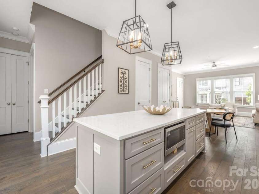 2728 Kilgo Way, Charlotte, NC 28205.  MLS# CAR4407297, YatesRealty ID 40402. 
