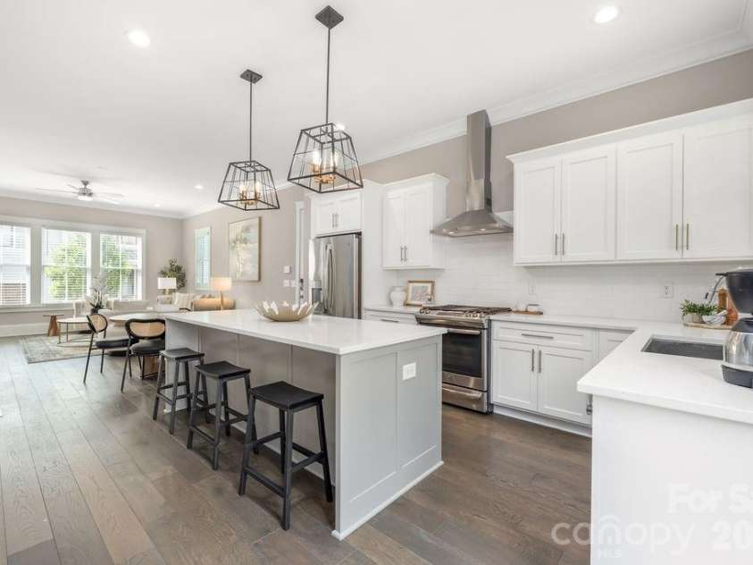 2728 Kilgo Way, Charlotte, NC 28205.  MLS# CAR4407297, YatesRealty ID 40402. 