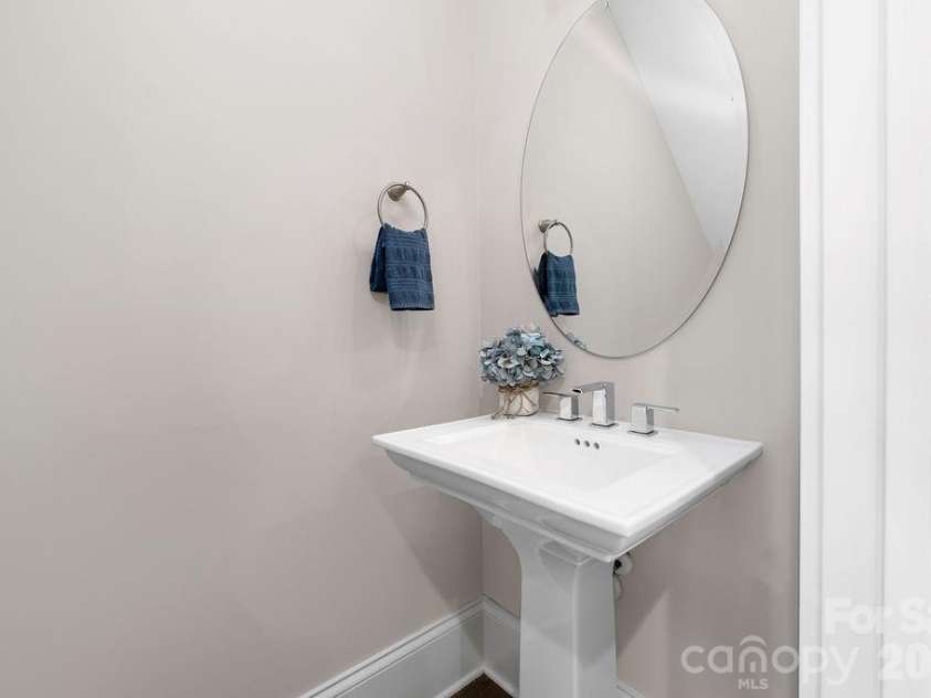 2728 Kilgo Way, Charlotte, NC 28205.  MLS# CAR4407297, YatesRealty ID 40402. 