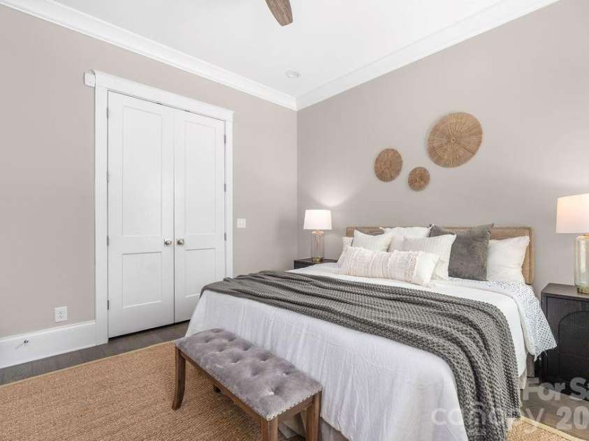 2728 Kilgo Way, Charlotte, NC 28205.  MLS# CAR4407297, YatesRealty ID 40402. 